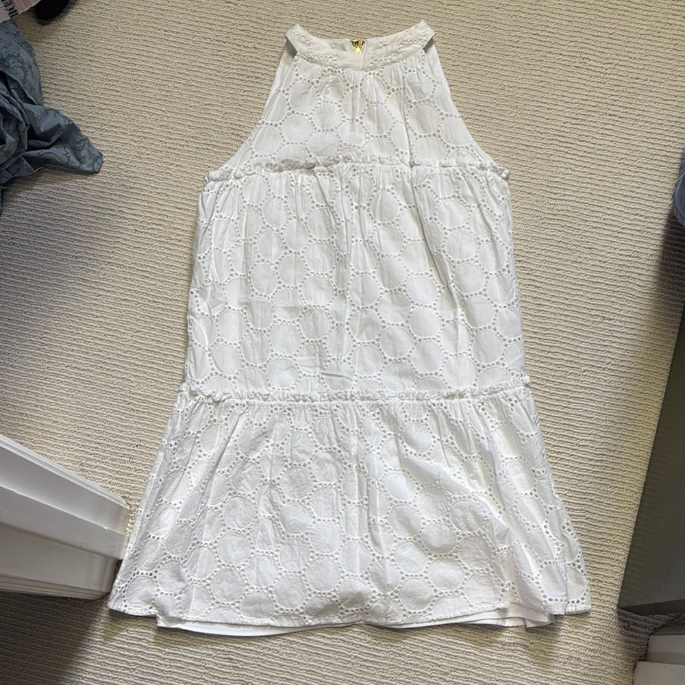 Elegant White Sleeveless Dress